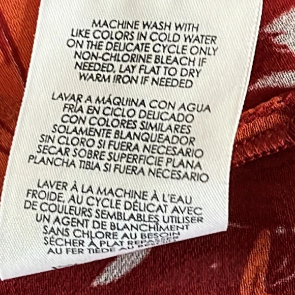 Cabi Hothouse Blouse in Scarlet Flower - Size Medium - Picture 7 of 7